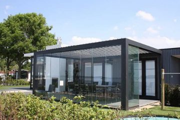 Glazen schuifsysteem Sunflex SF 20_22 in aluminium overkapping