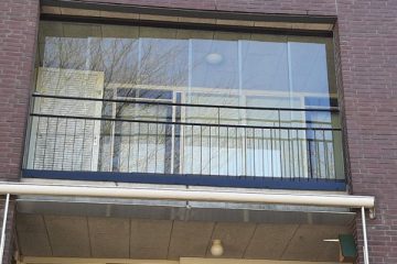 Glazen schuifwand Sunparadise VG 17 als balkonbeglazing