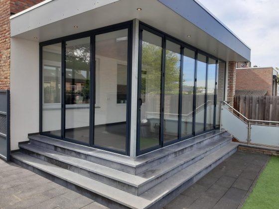 Glazen vouwwand van Sunflex in Elsloo (Limburg)